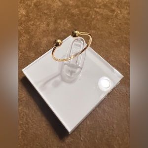 Brand new 18K Saudi gold ring